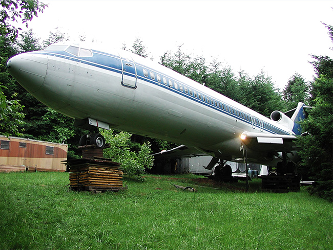 old-boeing-727-recycled-plane-home-bruce-campbell-17