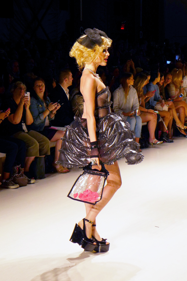 BETSEYJOHNSON_NYFW_EXCLAMA_9