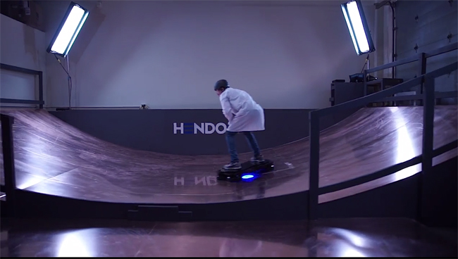 zz4Fliegendes-Hoverboard-von-Hendo copy