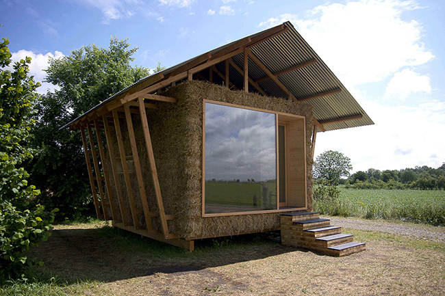 6. eco-friendly-house-study-with-walls-packed-straw-1-front-day