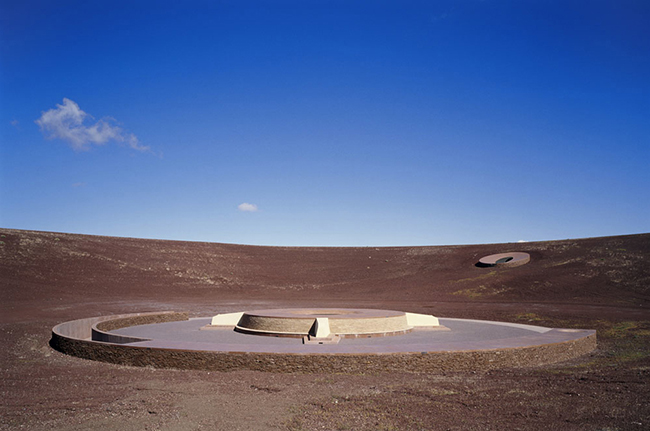 007-roden-crater-project-james-turrell-the-red-list