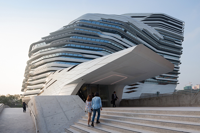 ZAHAHADID_JOCKEY_CLUB_INNOVATION_TOWER_1