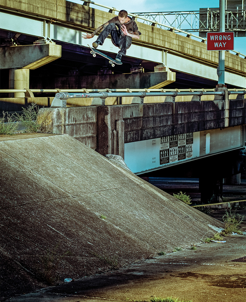 Collin Provost_ Frontside Flip_foto Bart Jones