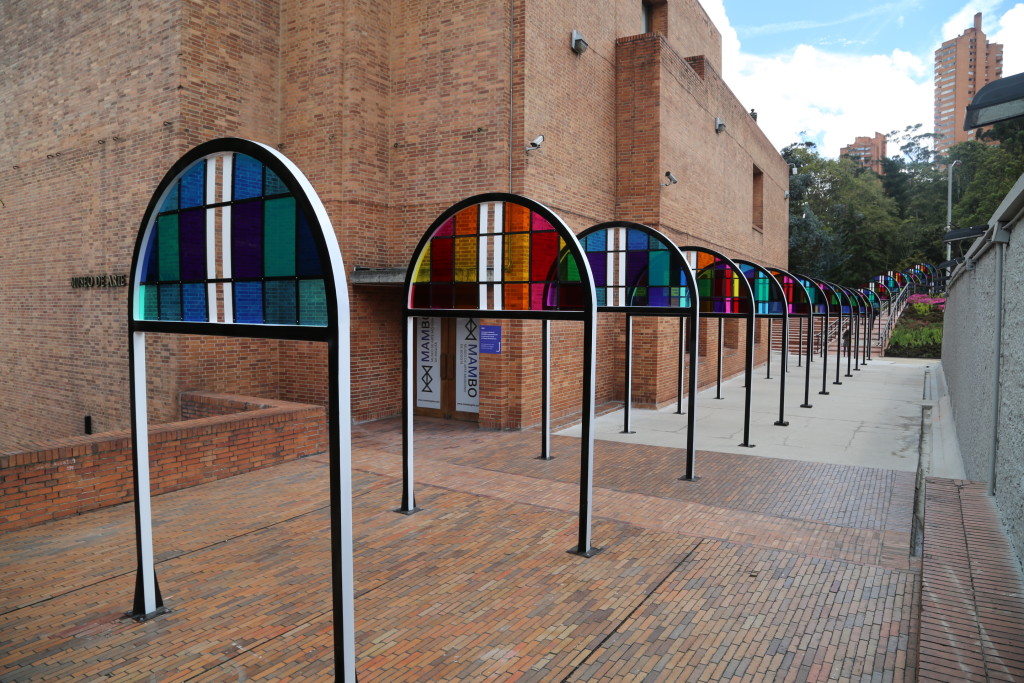 mambo. daniel buren. exclama.arte.bogota