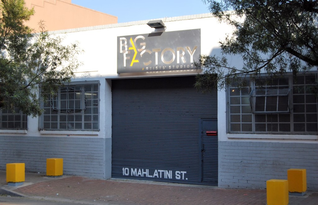 EXCLAMA_The_Bag_Factory_1