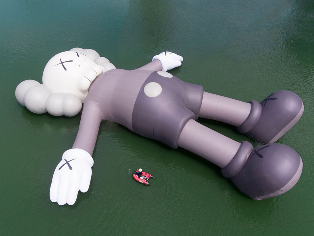 KAWS-EXCLAMA1
